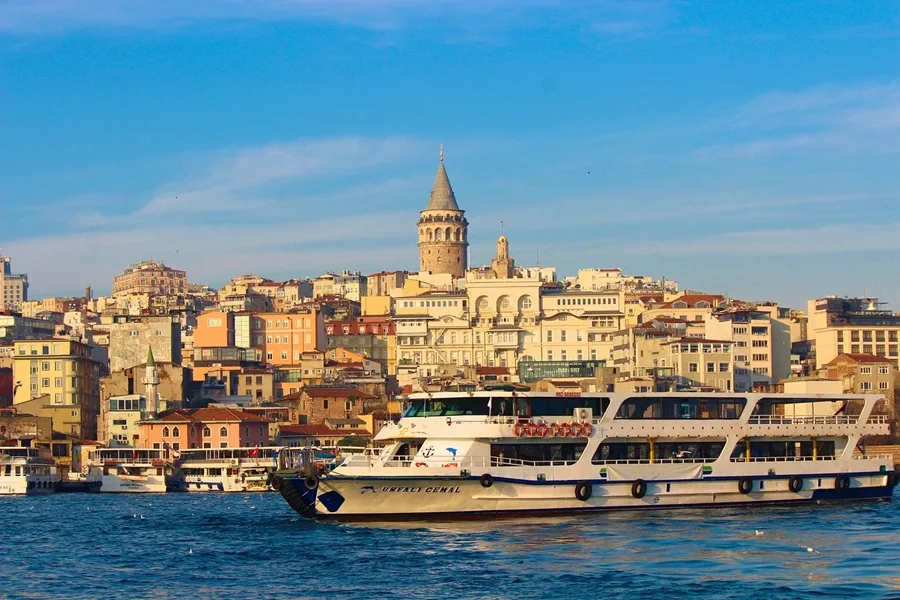 Istanbul proleće 2025 avio