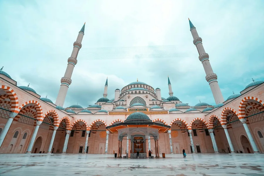 Istanbul proleće 2025 avio