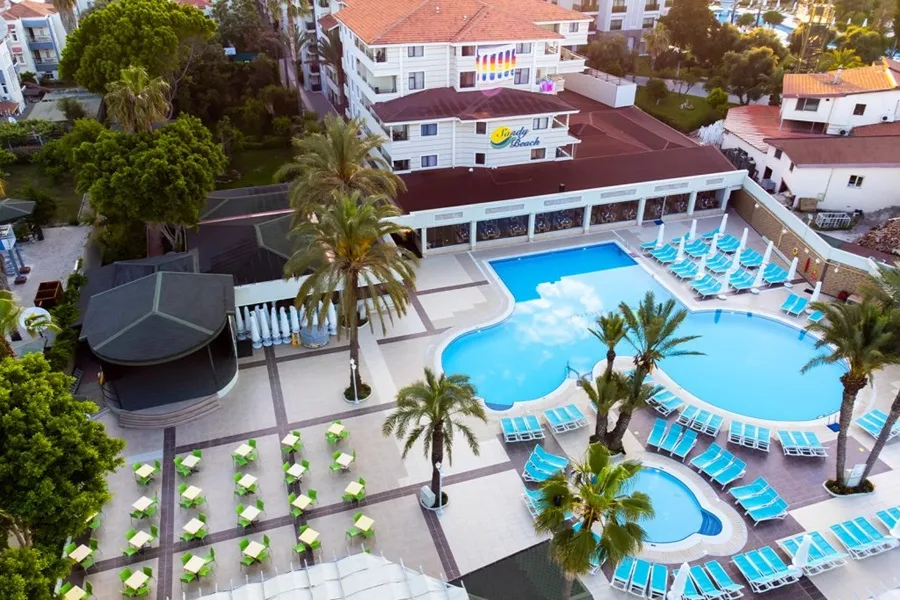 Okolina hotela SANDY BEACH HOTEL 4*