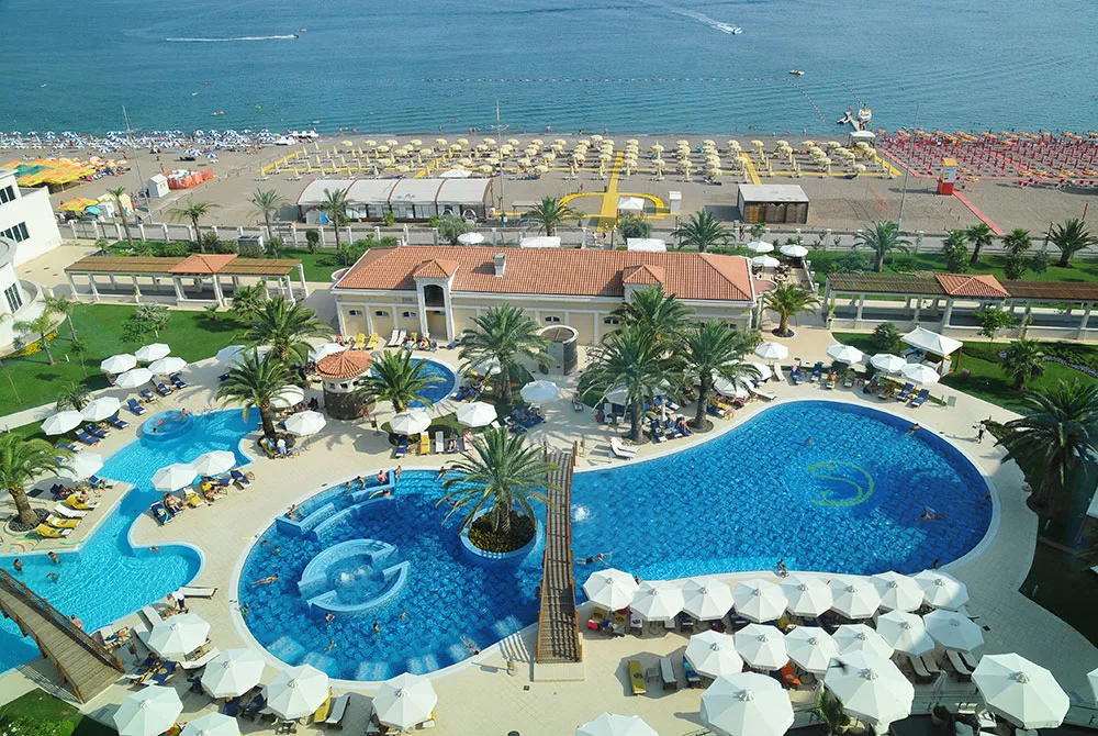 Okolina hotela Splendid Conference & Spa Beach Resort 5*  Bečići